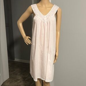 Vintage Deena Elegant Pink Lace Trim Nightgown